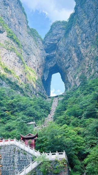 4D3N • Changsha + Zhangjiajie + Fenghuang County + Furong Town + Fenghuang Ancient Town + Tianmen Mountain National Forest Park + Zhangjiajie National Forest Park
