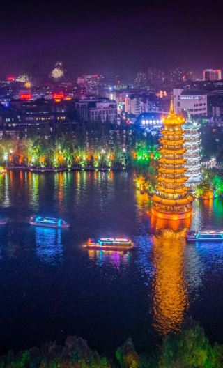4D3N • Colorful Guilin highlights tour: Li River + West Street + Reed Flute Cave + Elephant Trunk Hill + Ten-Mile Gallery + Xiaoyao Tower + East-West Lane + Two Rivers and Four Lakes + Ruyi Peak Scenic Area