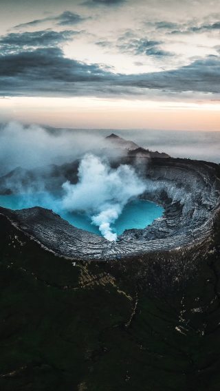 3D2N • Indonesia + Mount Bromo Sunrise + Climb Ijen Volcano to Witness Blue Fire + Tumpak Sewu Waterfall + Enjoy volcano summit hiking