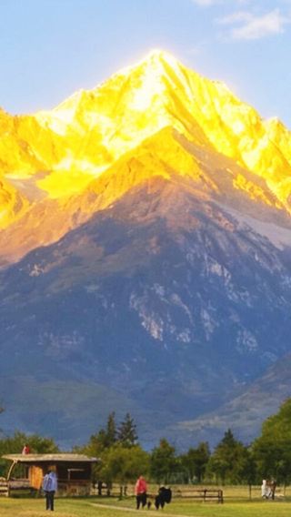 6D5N • Limited time upgrade for 12-person group: Lijiang + Dali + Shangri La Yunnan - Gold Medal Tour Guide · 3 nights at an international brand hotel and 1 night in a sea view room