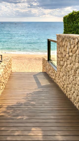 4D3N • Beihai Weizhou Island holiday package: Explore volcanic Weizhou Island on a circular tour + wave chasing at Beihai Silver Beach + stroll along the Nanyang-style Beihai Old Street