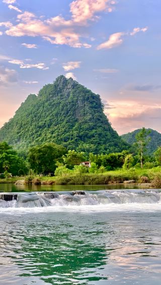 2D1N • Guilin Longji Rice Terraces Highlight Tour · Ming Dynasty Prince Mansion Jingjiang Royal Palace + City Landmark Elephant Trunk Hill + Reed Flute Cave + Longji Rice Terraces