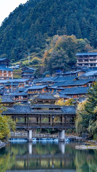 6天5晚 • 貴州貴陽＋黃果樹瀑布＋梵淨山＋西江苗寨＋荔波小七孔＋鎮遠古城＋苗寨內觀賞夜景 點擊客服即可享有非遺蠟染