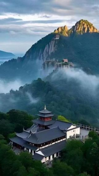 5日4晚 • 安徽5天團 · 黃山‧禪心九華聖境 黃山、九華山升級純玩高鐵團 黃山(北海、西海景區)住宿1晚黃山山上、屯溪老街、九華山大願文化園、九華山景區、百歲宮