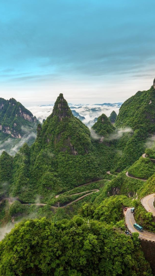 2D1N • Zhangjiajie 2-day dream tour: in-depth tour of the forest park + Avatar Mountains + Tianmen Mountain, 1–8-guest small group: free drone video & scenic area transport