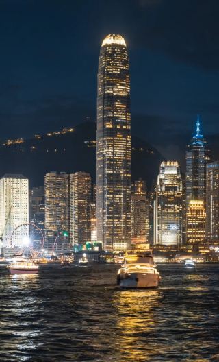 5日4晚 • 香港＋澳門「限时7折大促」贈維多利亞港夜景水上遊船，中環街市打卡、遊逛元創方，乘山頂纜車登頂欣賞維港日落