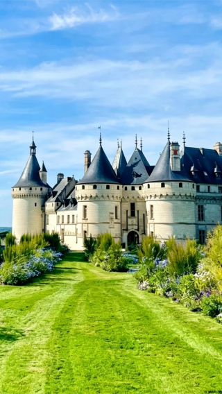 2D1N • France Mont Saint-Michel + Rennes Old Town + Romantic Tabor Garden + Loire Valley Royal Castles