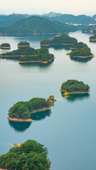 4D3N • Hangzhou departure: Hangzhou, Qiandao Lake, Wuzhen & Xitang: Lake cruise, water towns & costume photoshoot
