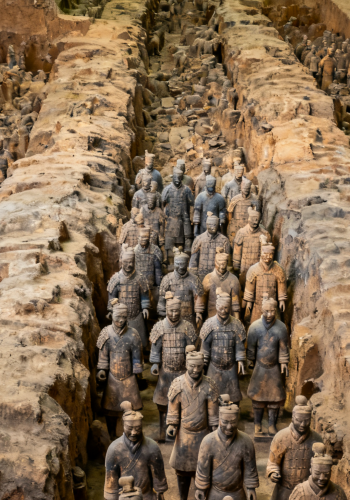 4D3N • Most Booked: On this tour, try Hanfu styling, savor Lintong's local flavors, wander the ancient City Wall, marvel at the Terracotta Army, and delve into the grandeur of Tang Dynasty culture.