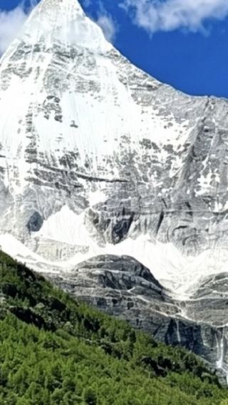 5D4N • Jiuzhaigou National Park + Mount Siguniang + Huanglong National Scenic Spot with 5-Diamond Accommodation