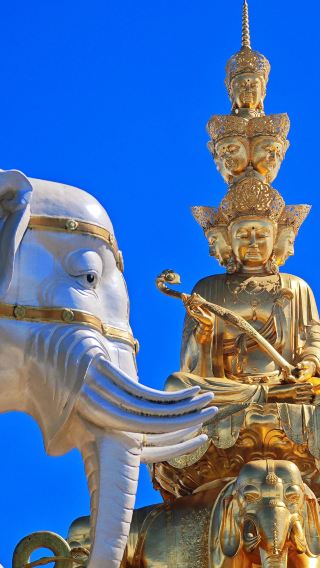 5D4N • Best of Chengdu & Beyond: 6 UNESCO-Grade Wonders - Pandas + Sanxingdui + Dujiangyan + Leshan Giant Buddha + Mount Emei Golden Summit + Sichuan Opera, free airport transfer