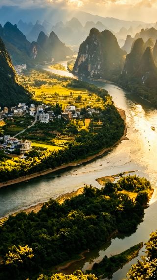 8D7N • Guilin · Guangzhou round-trip high-speed rail: Elephant Trunk Hill + Xingping Ancient Town + Xianggong Mountain: bamboo rafting on the Li River in Xingping & Cantonese dim sum experience