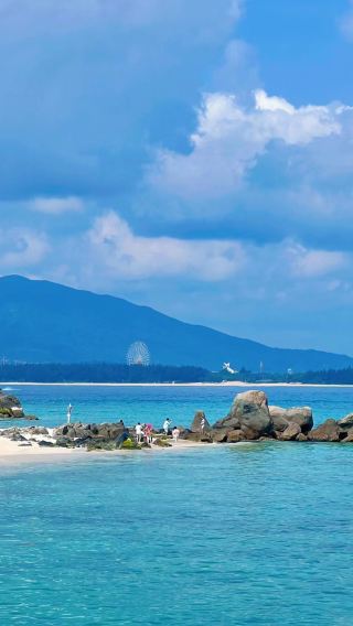 4D3N • Hainan + Wanning + Shimei Bay Scenic Drive  A tropicalisland Christmas awaits you  Shenzhou Peninsula LighthouseSurfing Fun  Viral Houhai VillageCultural Exploration at Nanshan Tianya