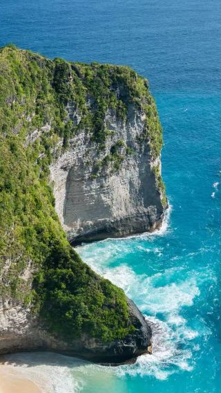 5D4N • Indonesia + Bali + Mount Bromo sunrise + Saibu Falls hike + Nusa Penida seascape exploration