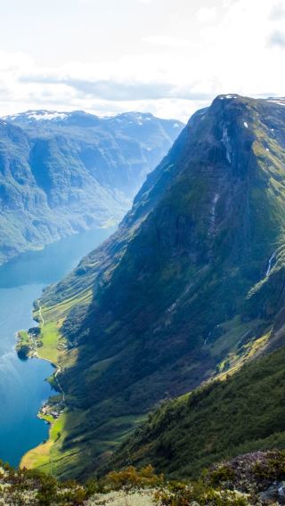 8D7N • Norway's Three Fjords: Atlantic Road, Trollstigen, Eagle Road, Geirangerfjord Cruise & Flåm Scenic Mountain Railway