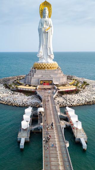4D3N • Limited Summer Exclusive Getaway: Sanya, Lingshui & Baoting  Explore three charming cities in southern Hainan: Nanshan, Binglang Valley and Yanoda. 