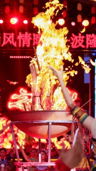5日4晚 • 海南5天團 · 自在海南‧三亞、陵水、海口5天純玩團 檳榔谷夜探黎峒篝火晚宴、騎樓老街、天涯海角、亞龍灣國際玫瑰谷、海南非遺文化展示中心、威士忌博物館、東坡老碼頭、全程4晚豪華酒店