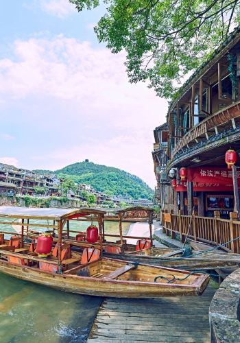6D5N • Classic Zhangjiajie & Fenghuang with Miao Costume Experience