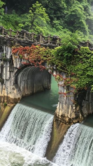 5天4晚 • 貴州貴陽-黃果樹景區-荔波-西江千戶苗寨｜輕奢亞朵飯店＋西江住苗寨內賞夜景｜滿4人升級GL8｜純玩無購物 不車販