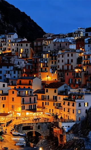 9D8N • Italy - 6-15 People Small Group Tour - Dolomites-Monte Pelmo & Amalfi Coast Sailing Tour & Capri Blue Grotto & Siena & Val d'Orcia & Cinque Terre