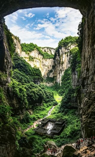 6D5N • Best of Chongqing & Chengdu: Instagram-Worthy Scenes, from Wulong Karst to Hongya Cave by Night, Kuanzhai Alley & the IFS Panda · Adjustable Itinerary