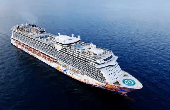 Genting Dream cruise - Dream Cruises