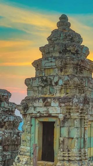 6D5N • 6-Day 5-Night 12-Person Boutique Guided Tour: Cambodia Phnom Penh + Siem Reap + Royal Palace of Cambodia + Tonle Sap Lake