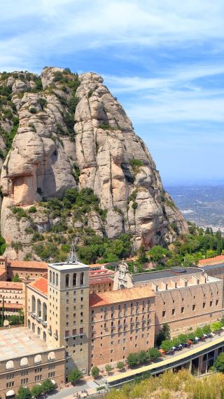 8D7N • Paris, Lourdes, Andorra and Barcelona with Paris