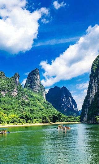 3D2N • Colorful Guilin highlights tour: Reed Flute Cave + Elephant Trunk Hill + Yaoshan Mountain + Li River