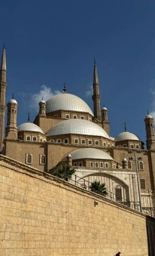 4D3N • Customize your trip: Cairo: Pharaonic Monument Exploration Tour + Giza Necropolis + Great Sphinx + Egyptian Museum + Hanging Church + Khan el-Khalili + Cave Church
