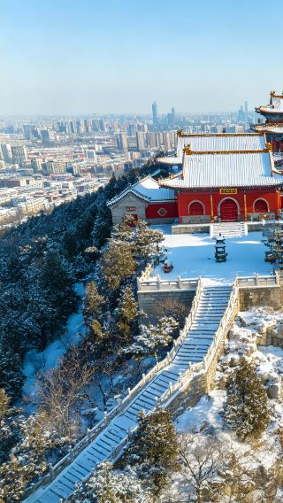 5D4N • Fall/Winter Limited Offer · Jinan · Mount Tai · Qufu 12-Person Small Group, No Shopping Stops | Includes 4 Breakfasts and 3 Main Meals | Upgrade to a 5-Diamond Resort Hotel for 1 Night | Expert Guided Commentary | Complimentary Double Shows + Double Museums | Explore the City of Springs + Climb Mount Tai + Visit the Sacred City
