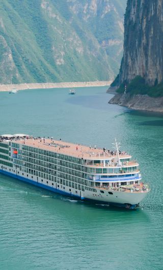 8D7N • Yangtze River Three Gorges + Wulong District + Chongqing