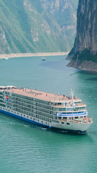 8D7N • Yangtze River Three Gorges + Wulong District + Chongqing