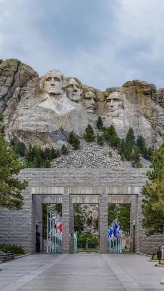 4D3N • United States + Yellowstone National Park + Salt Lake City + Mount Rushmore National Memorial