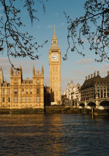 6D5N • London & Edinburgh · two-city escape with royal gardens and historic castles