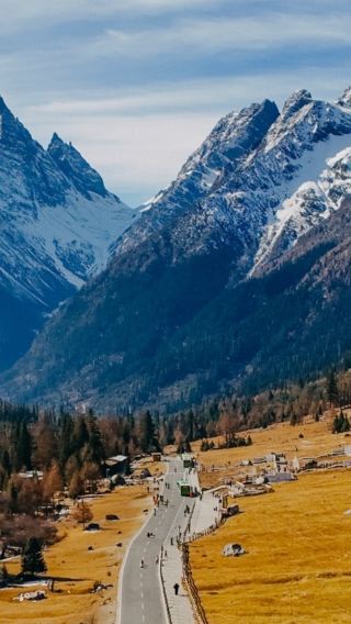 6D5N • Autumn & Winter Alpine Wonderland with Guaranteed Entry & Train Tickets: Jiuzhaigou, Huanglong, Panda Valley, Dujiangyan & Mt. Siguniang - Airport Transfer & Free Chengdu Time