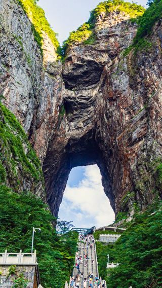 6D5N • Changsha + Orange Island + Tianmen Mountain National Forest Park + Zhangjiajie National Forest Park + Fenghuang Ancient Town