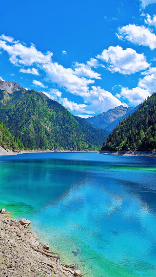 7D6N • Fairy-tale Jiuzhaigou + Dreamlike Huanglong,spacious 3-seat layout per row during travel. Ascend to the Golden Summit of Mount Emei and cruise by the Leshan Giant Buddha.