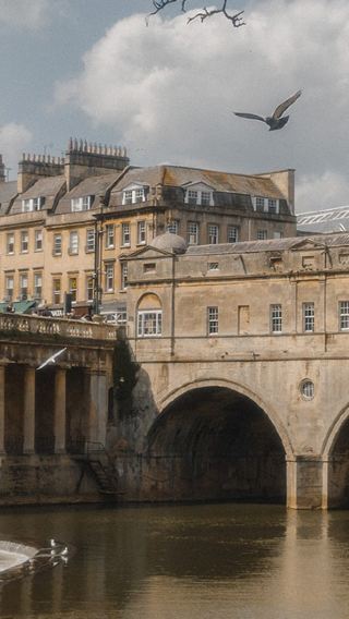 3D2N • Southern England Private Tour · Stonehenge, Bath, Cotswolds & Windsor