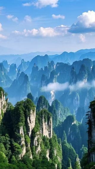 4D3N • Zhangjiajie, Furong Town & Fenghuang: Avatar Mountains + Tianmen Mountain + Grand Canyon Glass Bridge + Miao Costume Experience