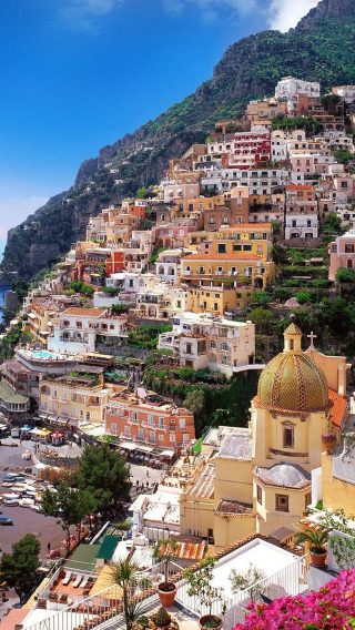 4D3N • Rome + Campania + Costiera Amalfitana + Blue Grotto + Pompeii + Mount Vesuvius + Positano + Royal Palace of Caserta
