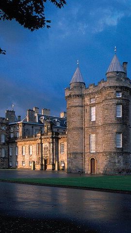 2D1N • Royal Edinburgh Overnight Tour by Rail from London