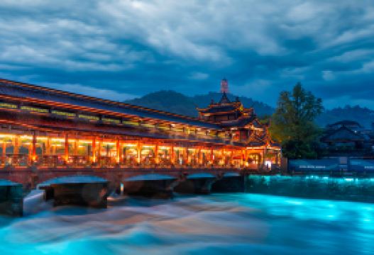 5D4N · Group Tours · Chongqing + Chengdu + Dujiangyan + Mount Qingcheng + Sanxingdui Museum · Five-day package for a small group of 8-person. Visit Chongqing, the Mountain City, and Chengdu, the Land of Abundance.  