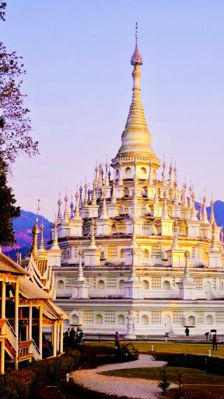 5D4N • Tengchong + Ruili + Mangshi: city of dawn & peacock homeland, year-round views, Rehai Scenic Area, Heshun Ancient Town & Dream Tengchong Show: pine cake tasting & flexible hotels