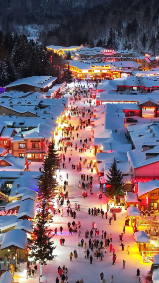 6天5晚 • 哈爾濱 冰雪大世界 亞布力滑雪 雪地摩托 雪鄉 夢幻家園 東北二人轉 空拍Vlog 馬拉爬犁