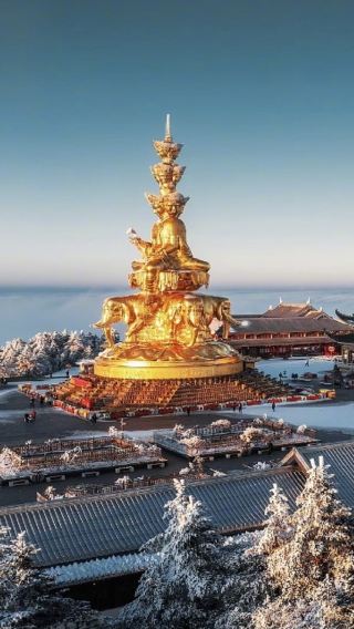 2D1N • Leshan Giant Buddha + Mount Emei Golden Summit : Zhanggong Bridge Food & Emei Monkey Watching & Easy Off Peak Late Departure Tour & 5 Diamond Accommodation