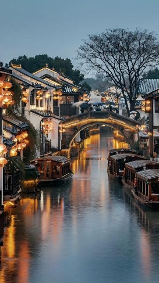 5D4N • Shanghai + Wuzhen + Hangzhou + Suzhou + Nanxun: 9-person International Tourist Group, 5-diamond hotels plus English guide service