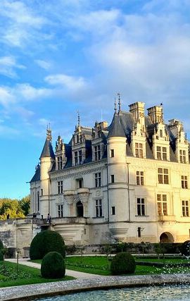 2D1N • 2-day Private Mont Saint-Michel, 3 Loire Castles, D-Day Express