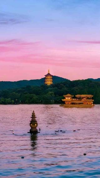 4天3晚 • 上海＋蘇州＋烏鎮＋杭州 16人國際遊客專團 西湖游船 水鄉 園林 寺廟 江南美景一網打盡｜全程一車到底，無需更換車導 