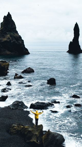 5D4N • Stay at Blue Lagoon Hotel: Glacier Hike, DC-3 Wreck, Seasonal Blue Ice Cave & Aurora Chase